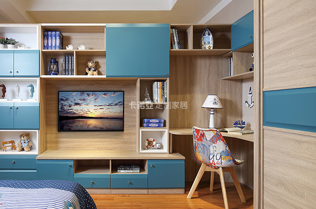 兒童書桌怎么定制？兒童書桌定制注意事項有哪些？
